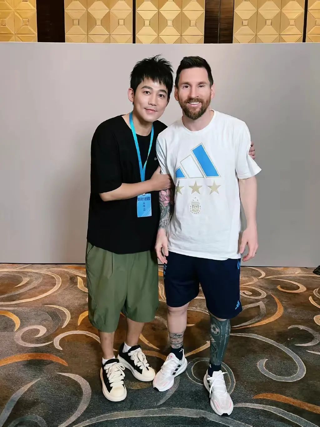 今年梅西来北京的视频,2023年梅西来北京球迷疯狂时刻