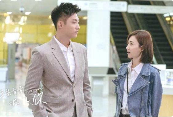 《红海行动》后，黄景瑜又有代表作，合作的王丽坤比李沁更有CP感