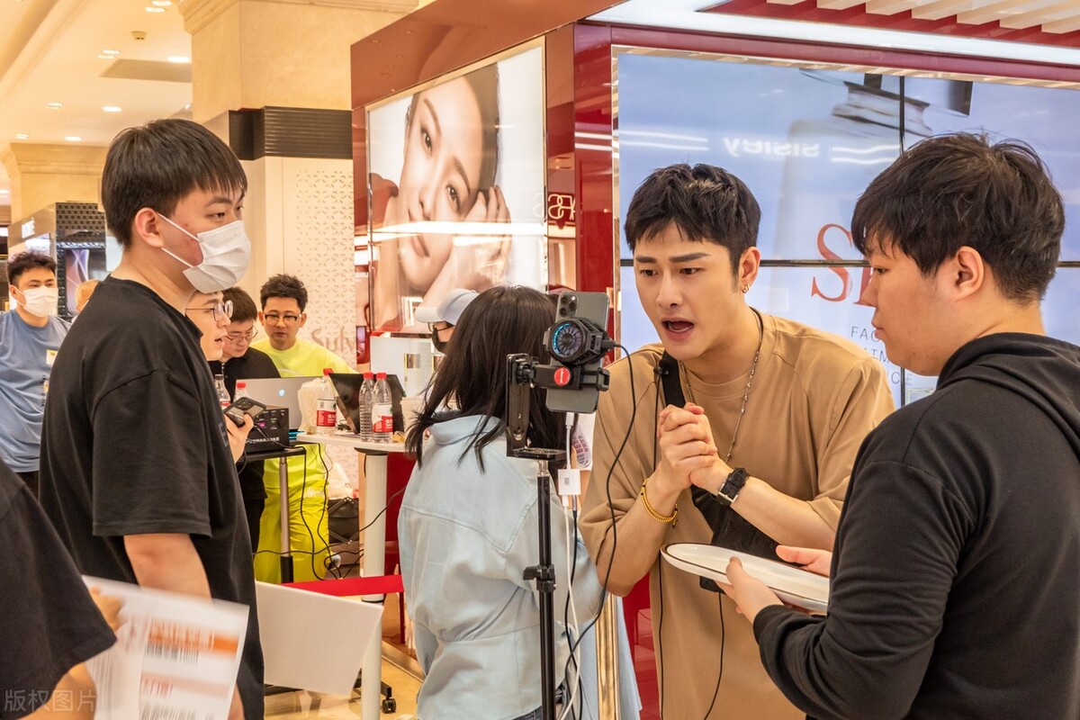 20万请明星代言,20万请明星带货只卖4000