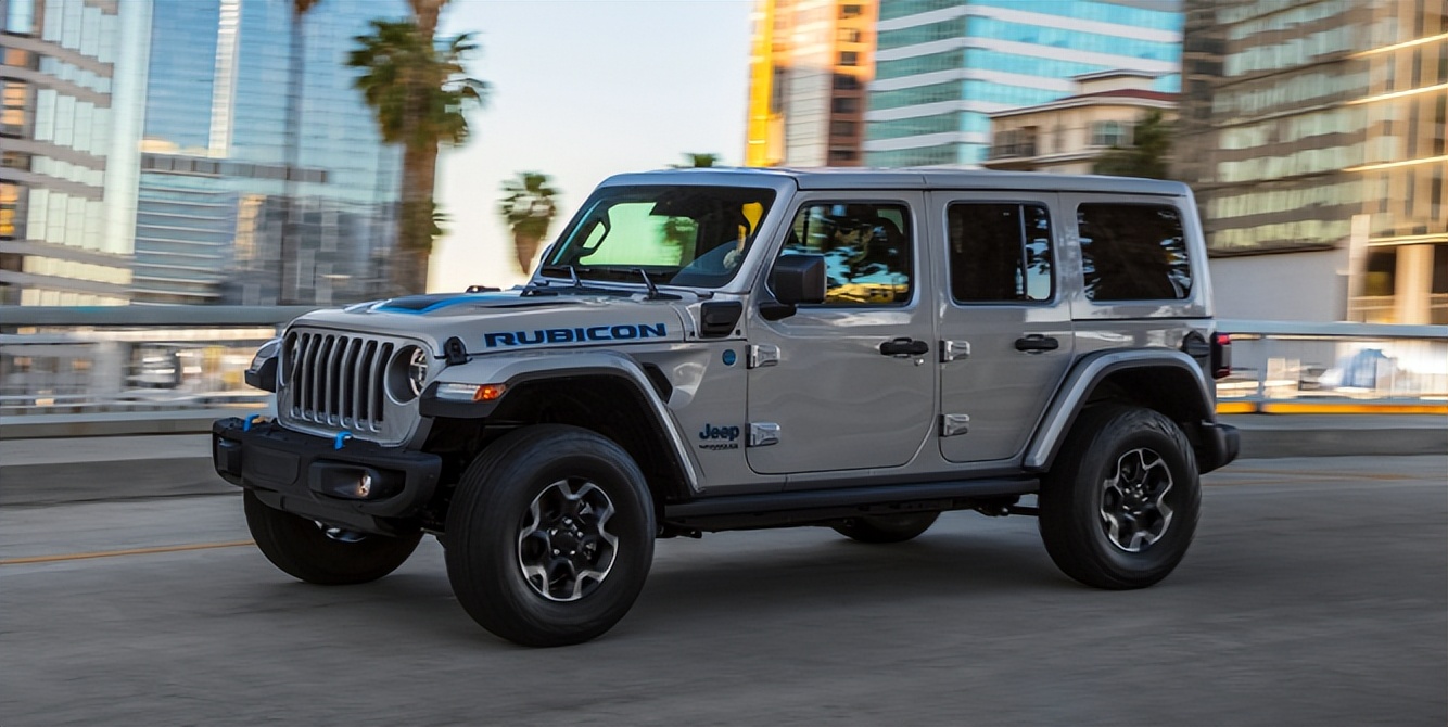 jeep牧马人对比坦克400,bj40坦克300牧马人如何选择