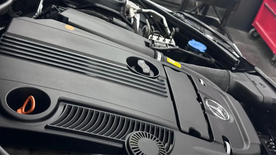 搞了辆“破烂不堪”的老款轿跑，进厂重造大翻新，满血复活变新车