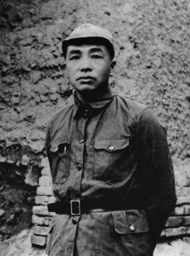 1950年，高岗到朝鲜看望彭德怀，问：毛岸英呢？他怎么不来看我？