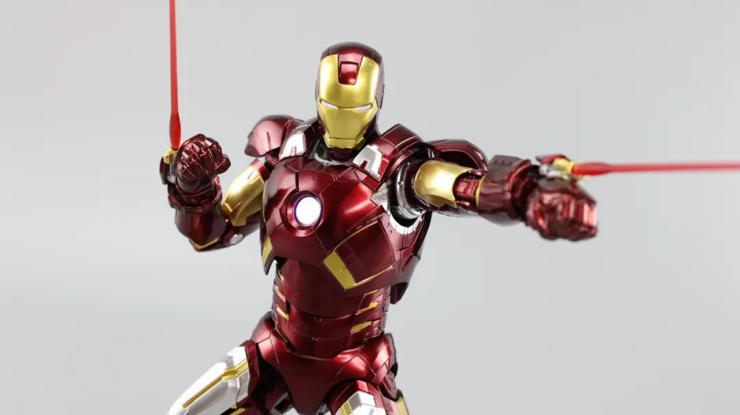 钢铁侠的最强战甲是哪个,钢铁侠最强战甲vs蝙蝠侠最强装甲