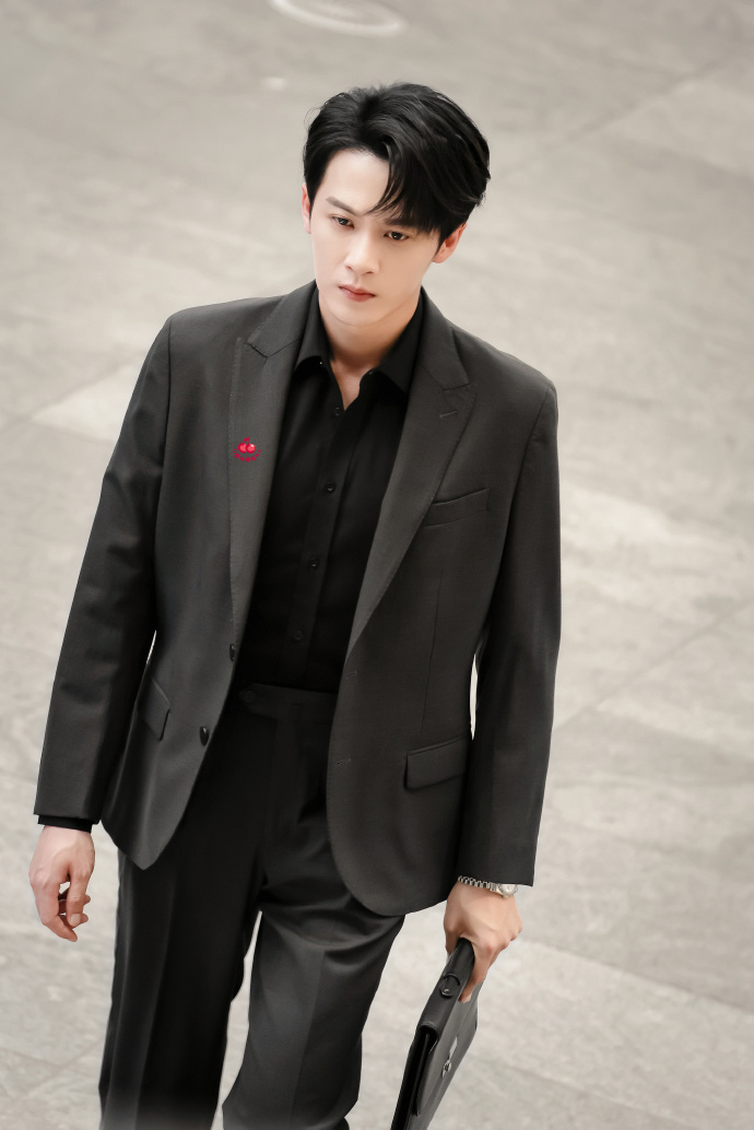 李雪琴在李现和檀健次之间二选一,檀健次金世佳李现专属bgm