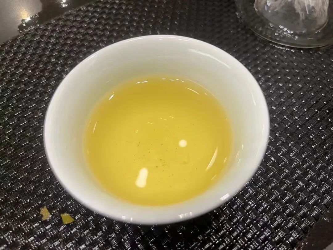 则道2022曼松王子山有机饼，严选头春古乔木，兰香蜜韵，限量珍藏