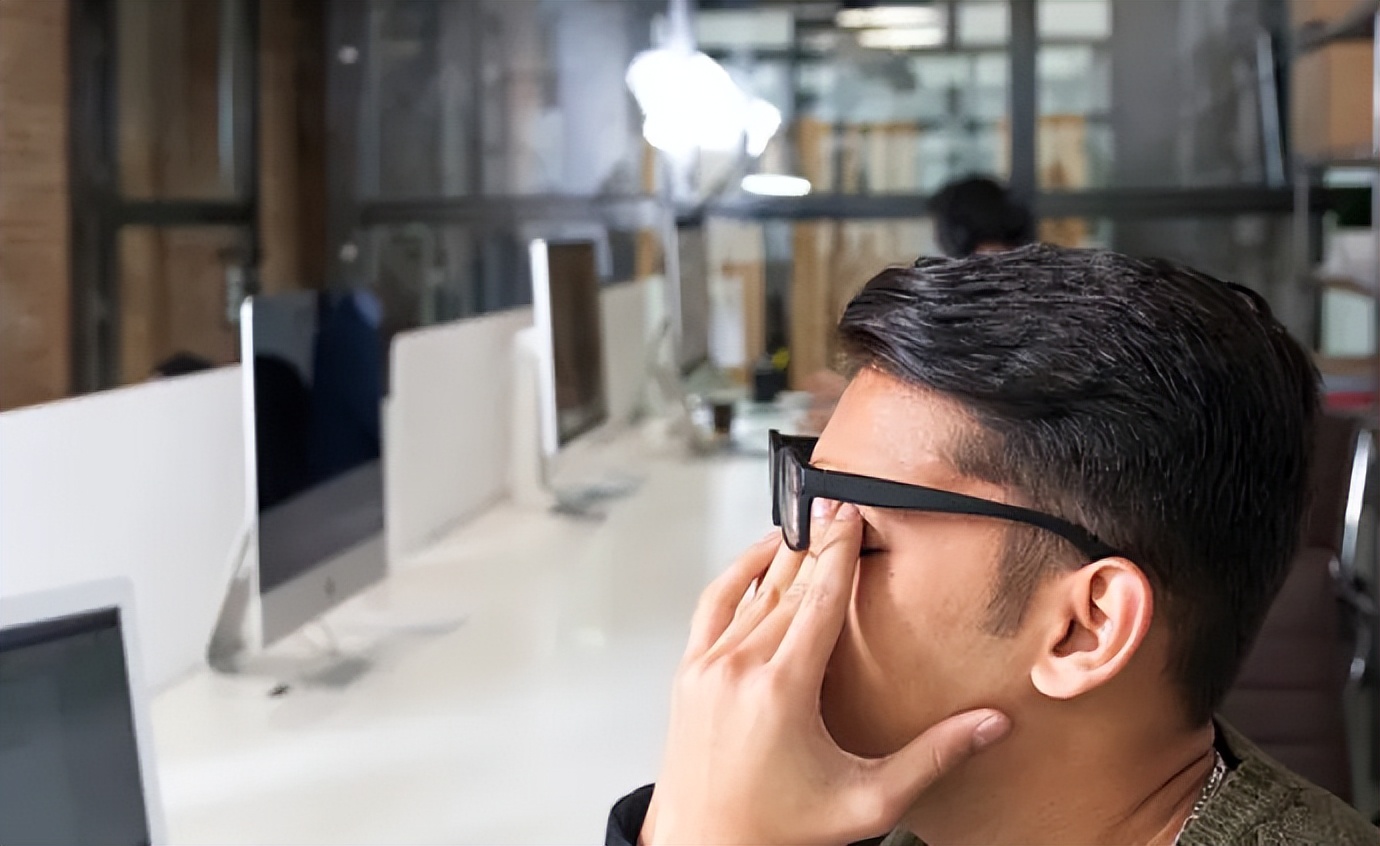 刚开始配眼镜哪种眼镜适合,配眼镜的基本常识技巧