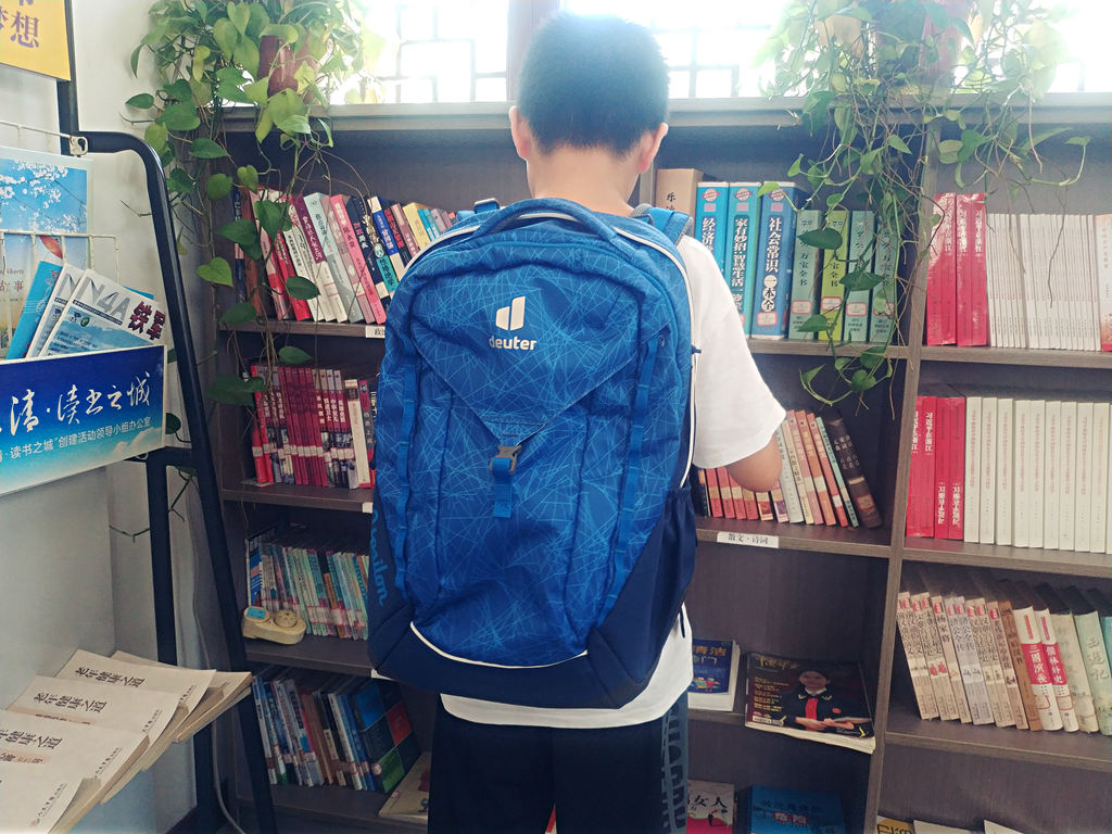 保护脊柱，健康成长：多特（Deuter）Ypsilon优习护脊中学生书包