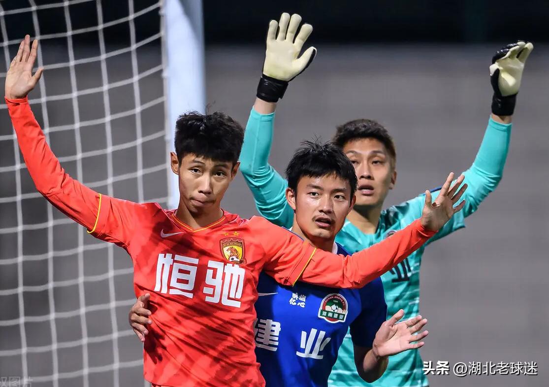 足协杯综述：8场比赛6场3比0，强队们不战而胜，业余球队最拼命