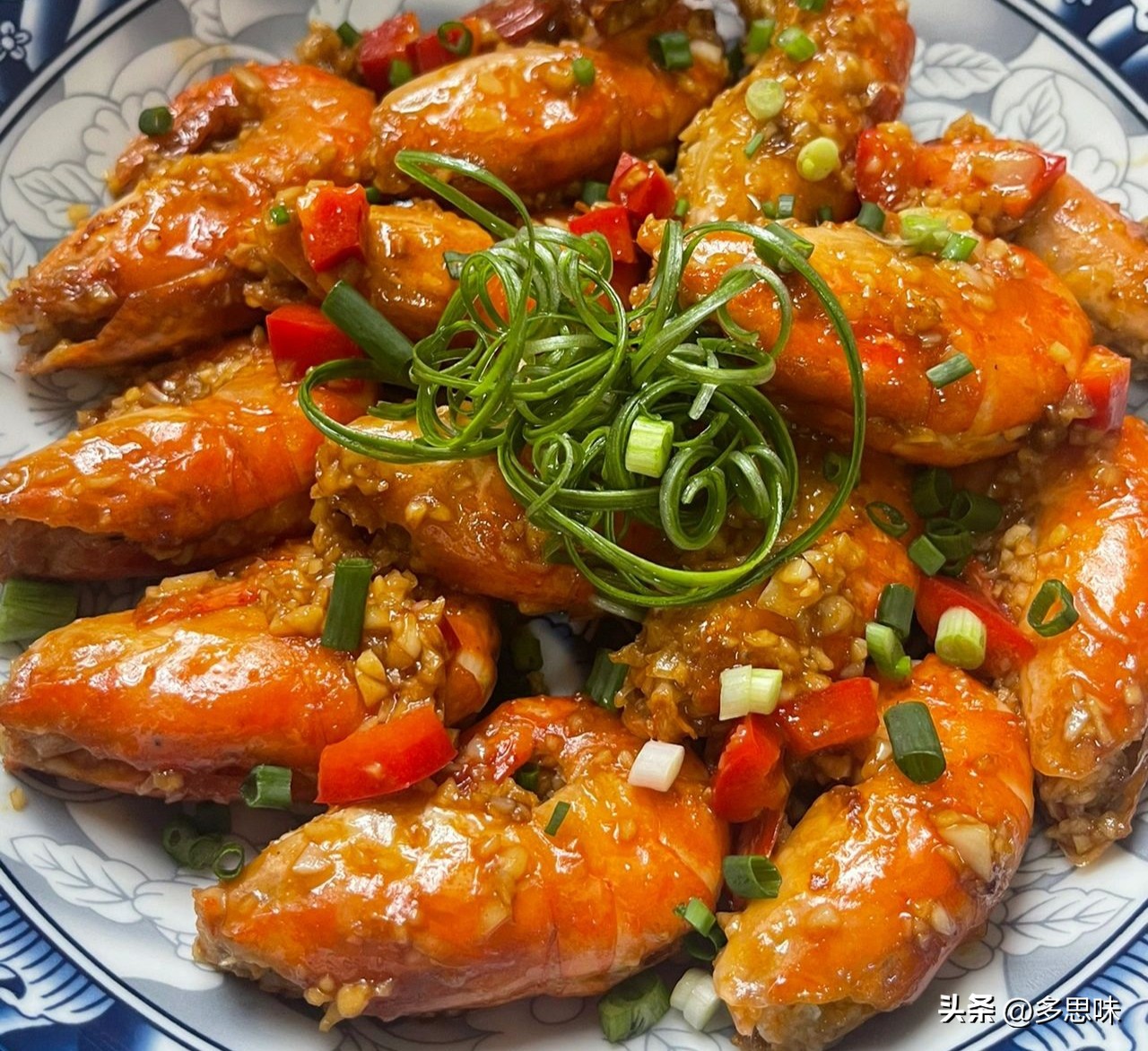 解冻大虾怎么煮最鲜最好吃,解冻大虾用凉水缓还是自然缓