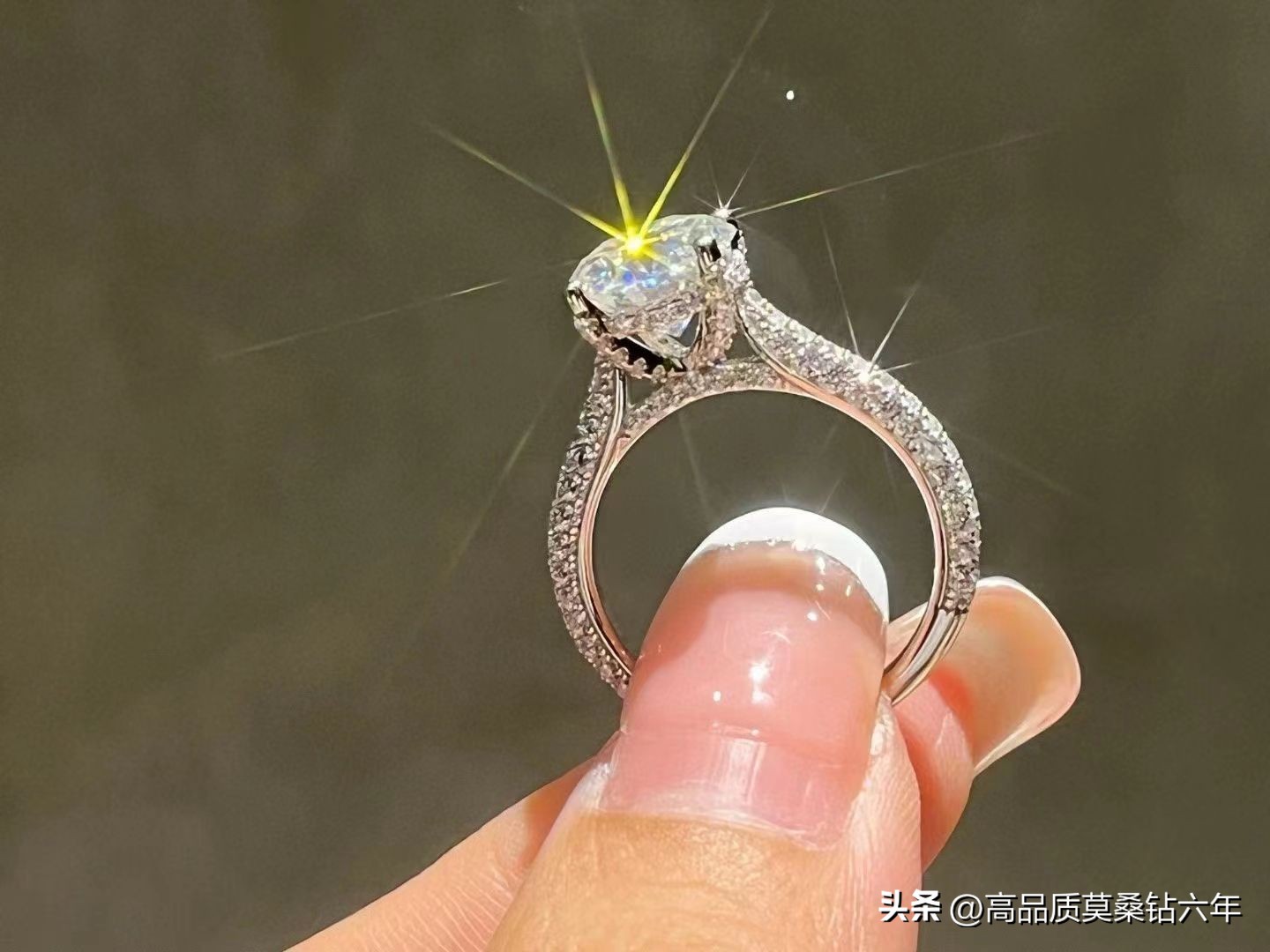 莫桑钻能鉴定出来是假的么,网上买的莫桑钻如何区分