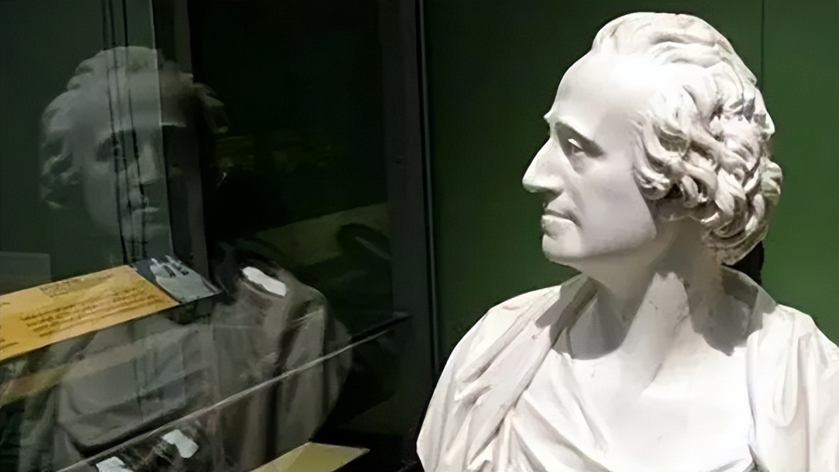 亚当斯密提出了经济人理论,简述亚当斯密的经济发展理论