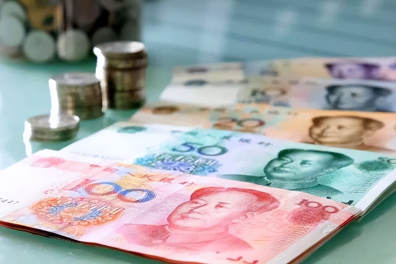 人民币什么时候出的1000元面值,人民币100元面额的秘密你又知多少