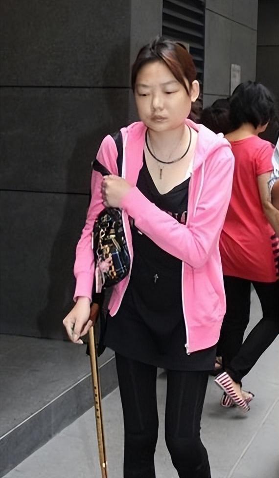 “最惨阔太”伍智恒：嫁豪门8年，换来牙齿全脱，体重仅剩44斤