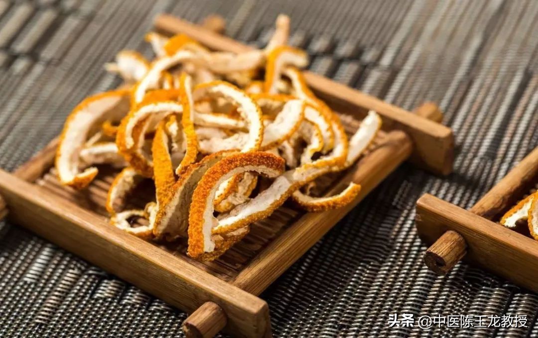 饭后总胃胀喝水就吐,饭后喝水胃胀怎么回事