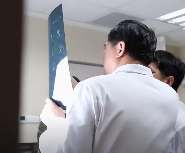 患虫癌的花季少女怎么样了,二十岁女孩患虫癌