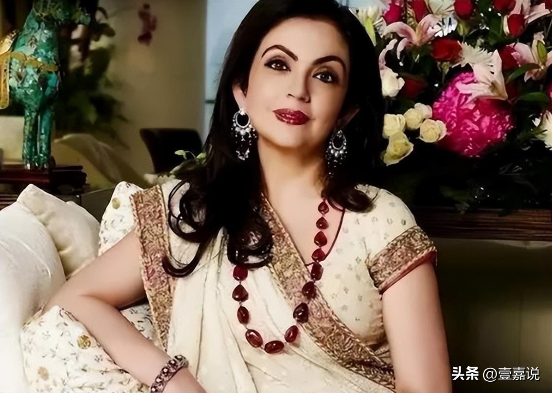 印度首富之妻有多壕,印度首富的妻子手机壳