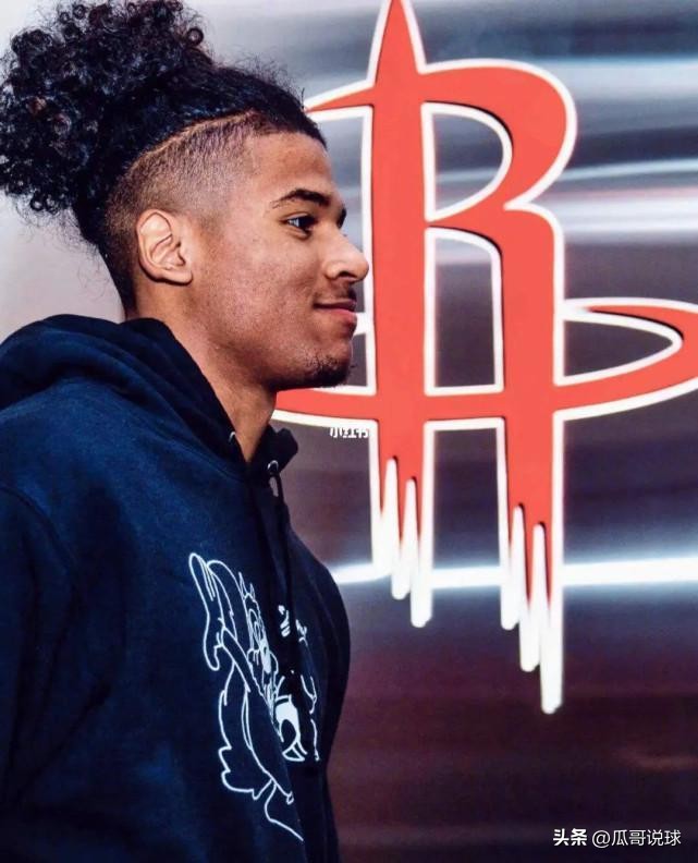 赛季报销8位球星薪资排行榜,新赛季三巨头薪水排名