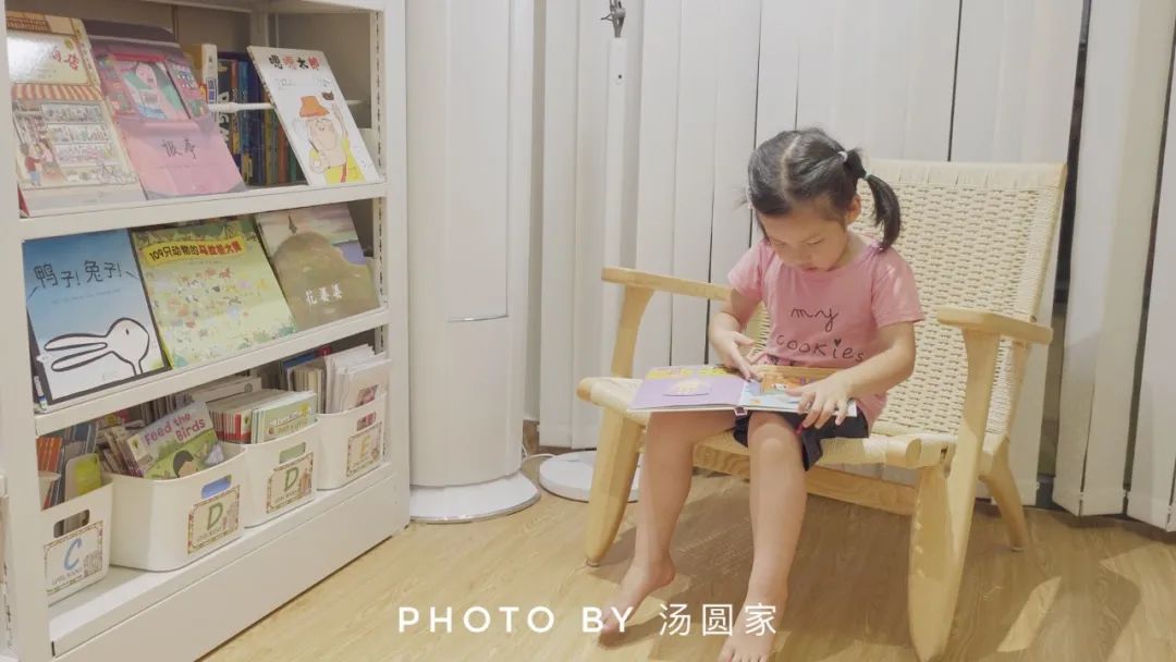 小户型给孩子创造一个读书角,1平米的温馨读书角设计