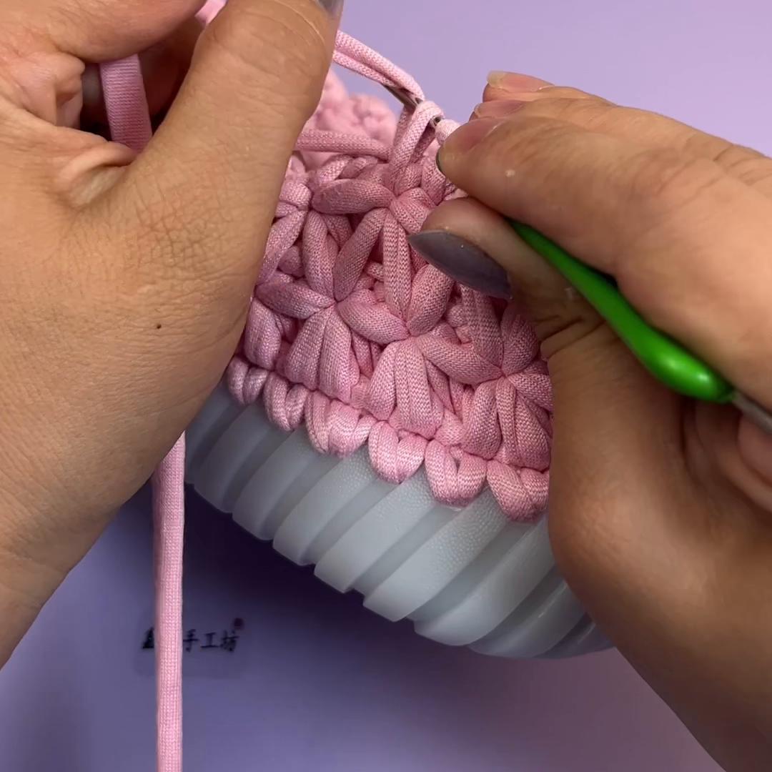 儿童豆豆鞋六瓣花钩织教程,双股金丝绒豆豆鞋教程