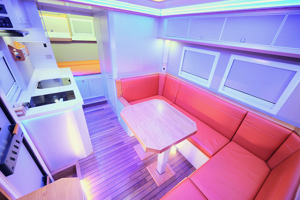 重汽曼恩拓蓝标房车,新款重汽曼恩4x4房车