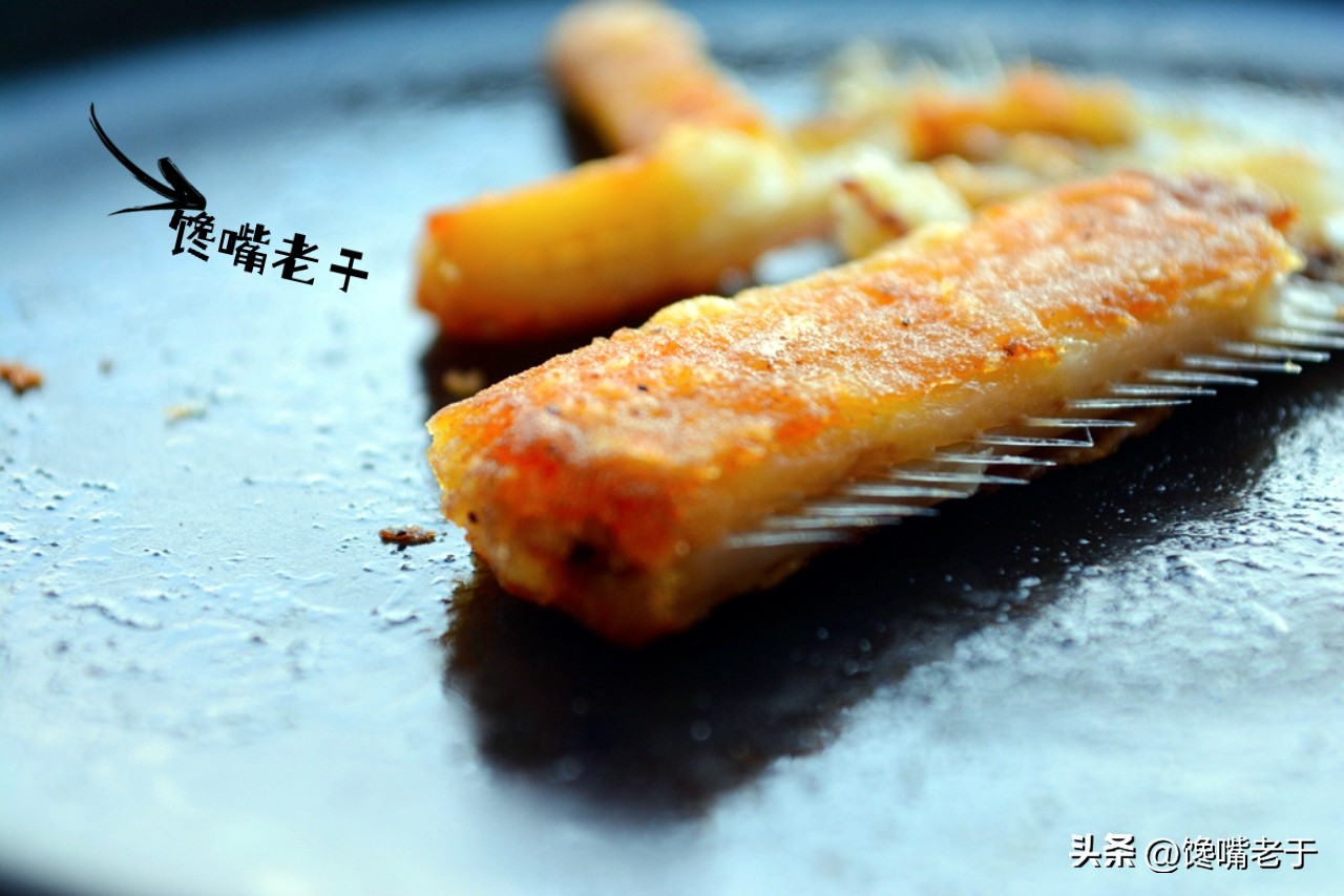 煎带鱼怎么不粘锅不掉皮视频,怎么煎带鱼块不粘锅不掉皮不散