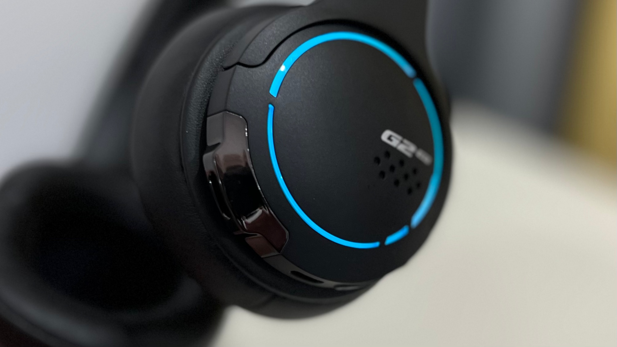 漫步者g2专业版夹头,漫步者g2会夹头吗