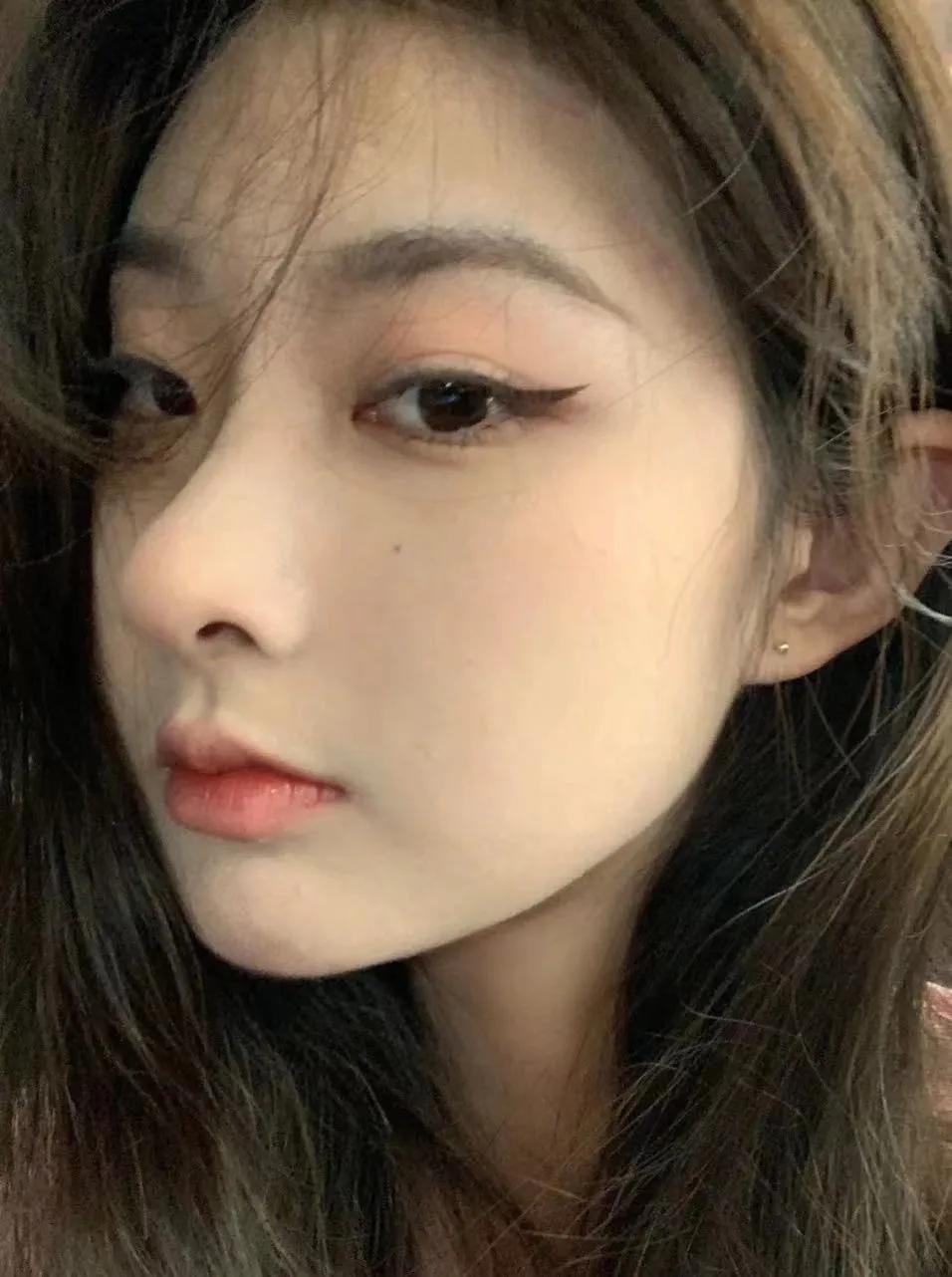 dw粉底液与mac粉底液对比,dw粉底液和mac粉底液可以混合用吗