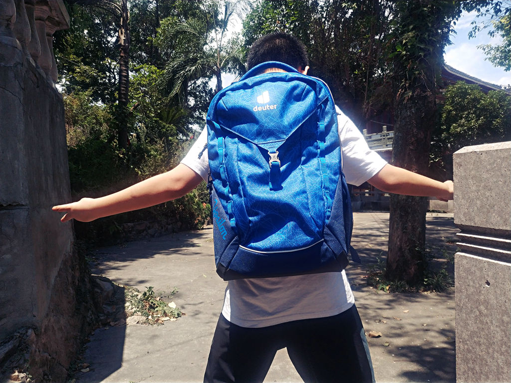 保护脊柱，健康成长：多特（Deuter）Ypsilon优习护脊中学生书包