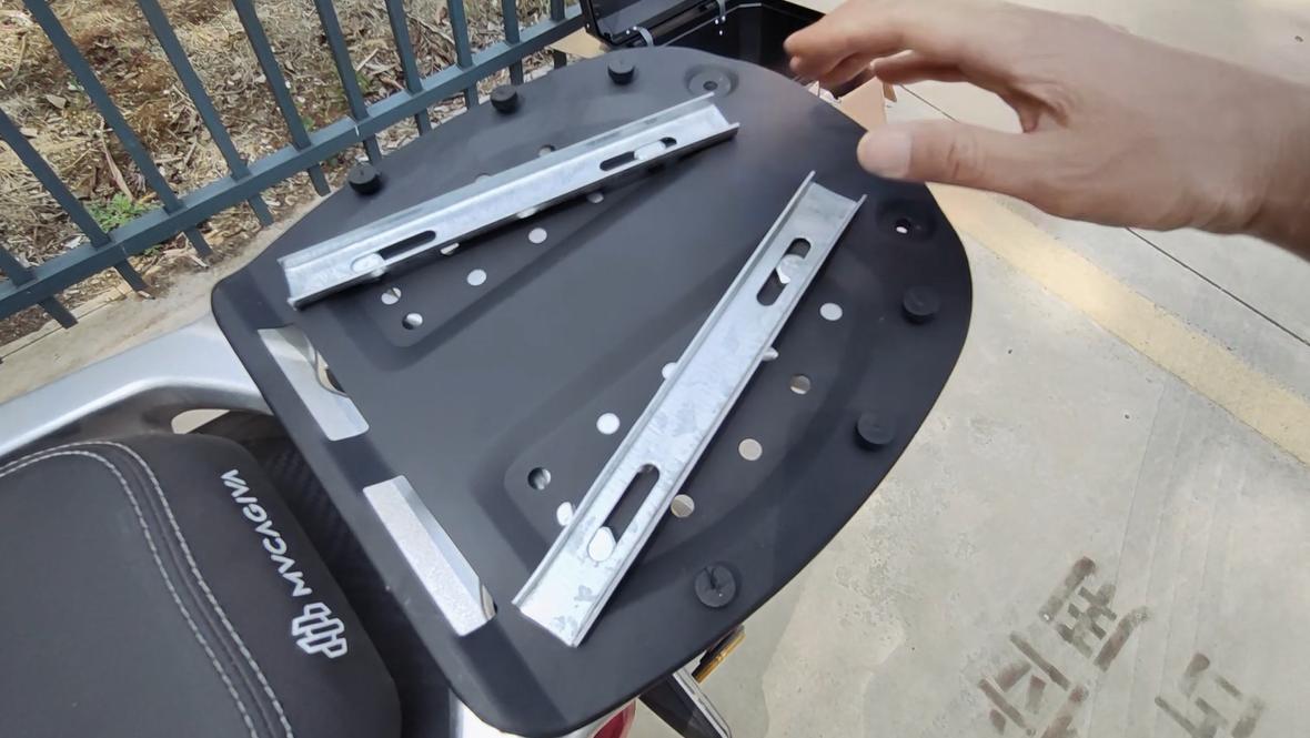 踏板摩托车45l尾箱教学,踏板摩托车如何选择尾箱