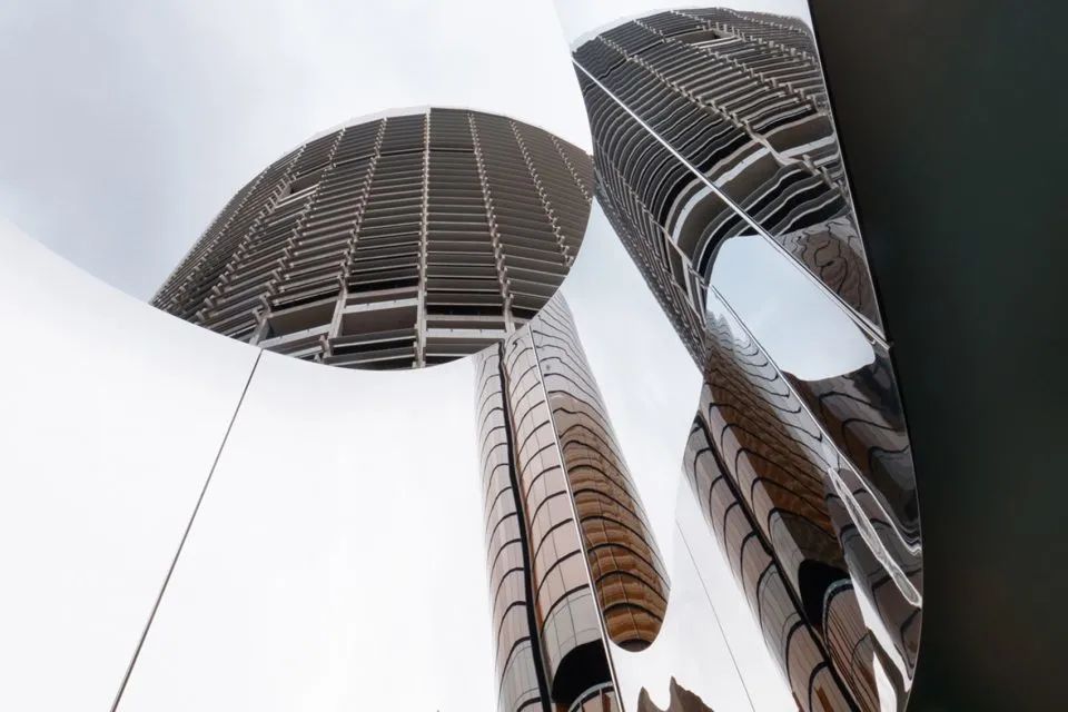 什么是镜面板呢,工地用的镜面板是哪种