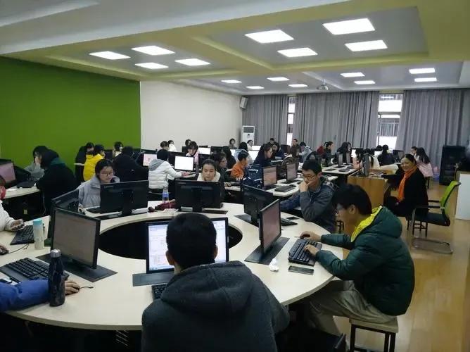 大数据与会计女生就业前景,大数据专科就业前景分析报告总结