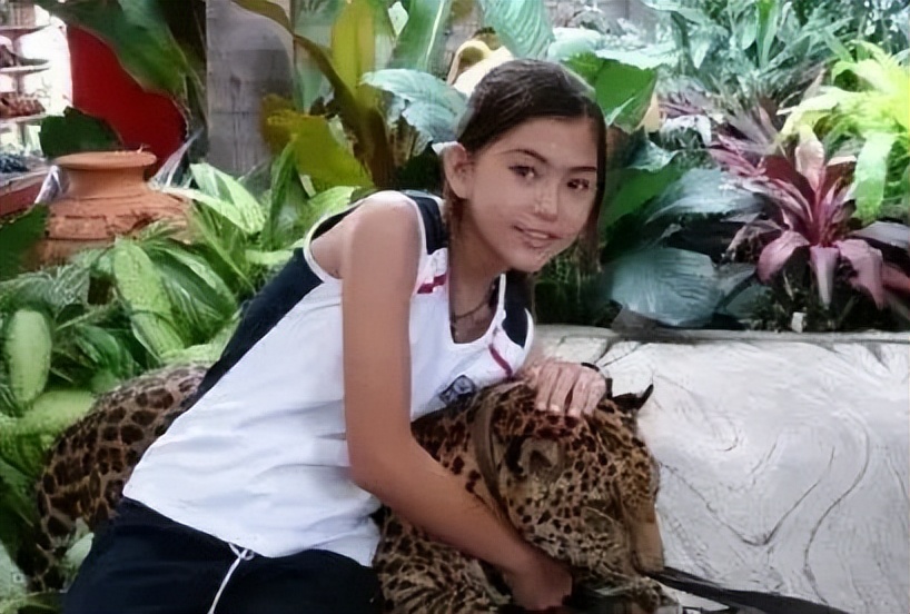 昆凌靠周杰伦成为明星,中专毕业的昆凌为何被周杰伦独宠