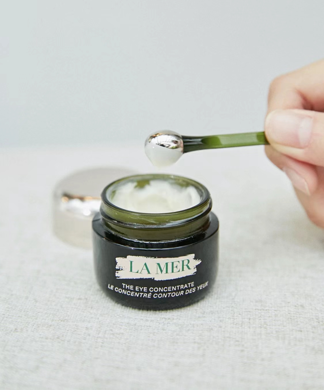 懂护肤的女人都只回购这几款,眼霜懂保养的人都在偷偷这样用