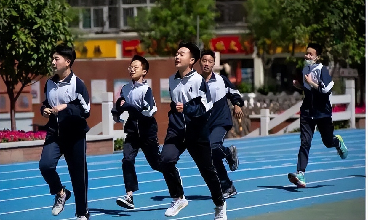 邓超孙俪陆毅鲍蕾张杰谢娜,上海赫赫有名的几所贵族学校