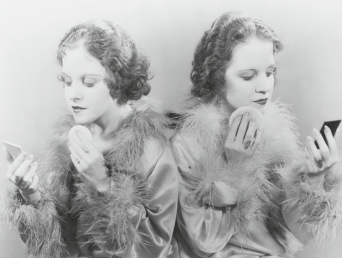 连体人一方死亡怎么办？妹妹去世后，连体姐姐被迫跟遗骸共同生活