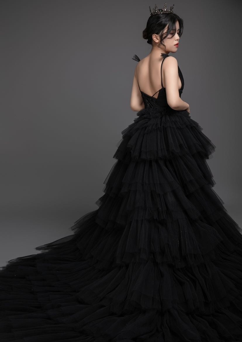 95年女生，本科，部门主管，158cm。动静皆宜，温柔善良