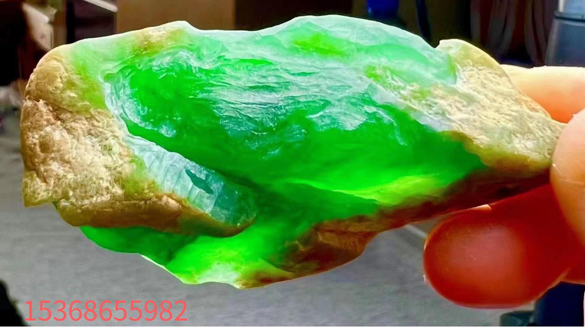 收藏级帕敢翡翠冰糯种,缅甸翡翠冰底飘绿
