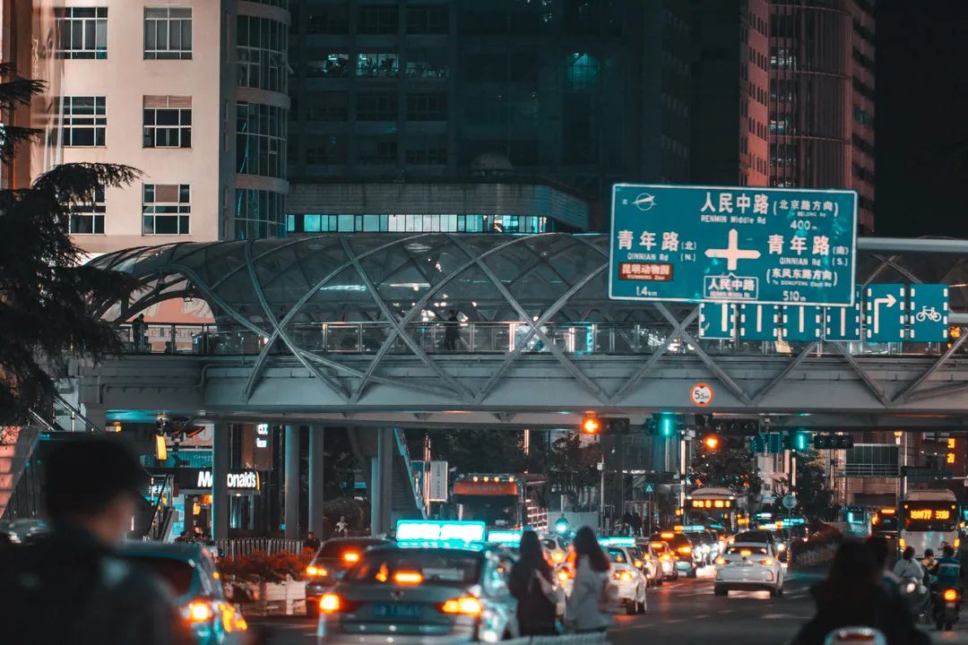 工资5000贷款70w累不,工资5000车贷3000累吗