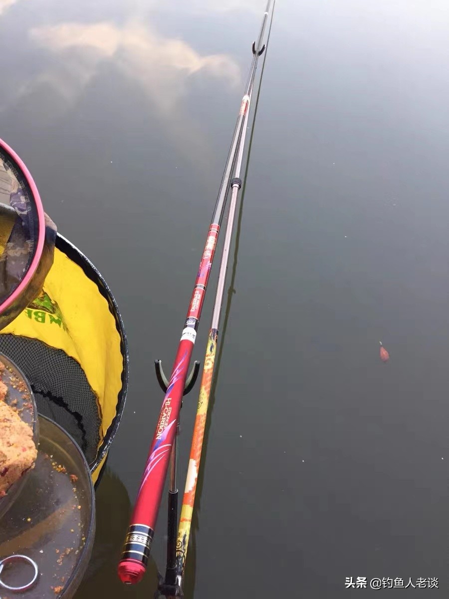 怎样选鱼竿野钓选什么鱼竿,钓鱼竿入门竿怎么选择最好