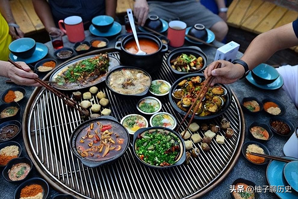 90后越南女孩从小父母离异，二婚嫁到中国云南农村，坚强独自带娃