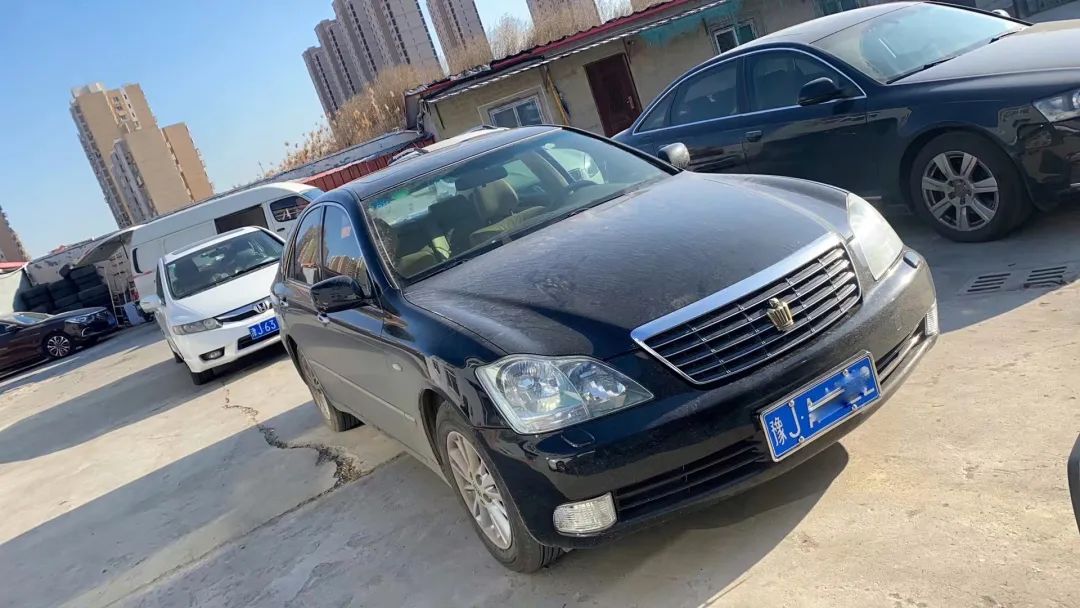 老皇冠全车翻新整备50000元,12代皇冠二手翻新要多少钱