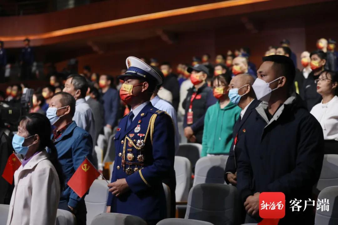 满满的感动夜空中最亮的星朗诵,满满的感动特别暖心