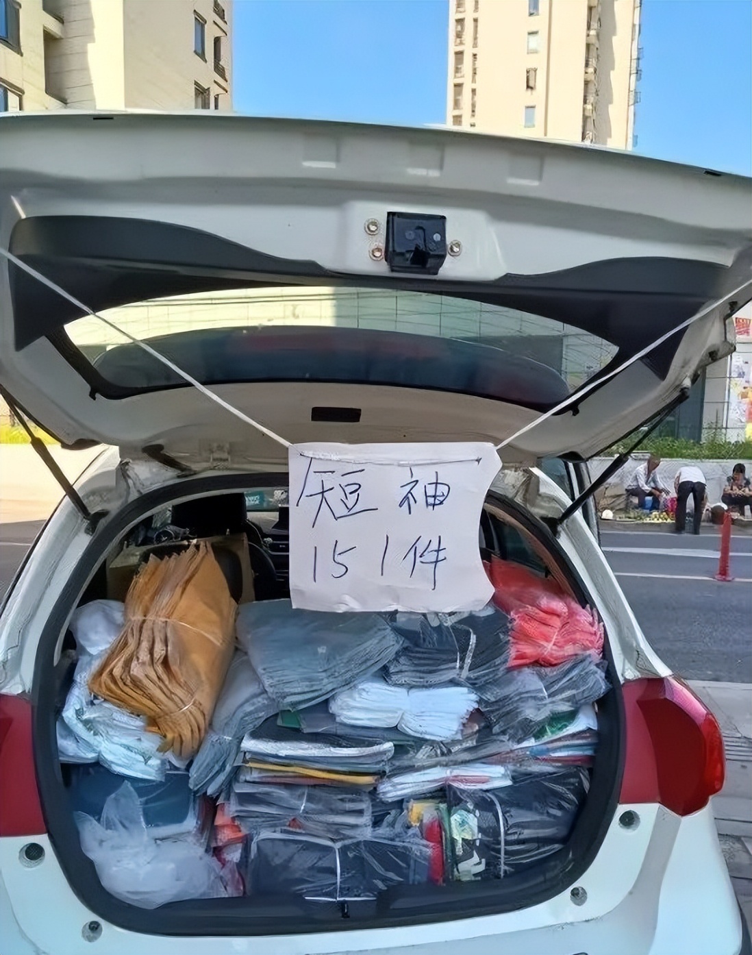 滴滴和美团里的女性：派单无性别差异，她们却赚得更少