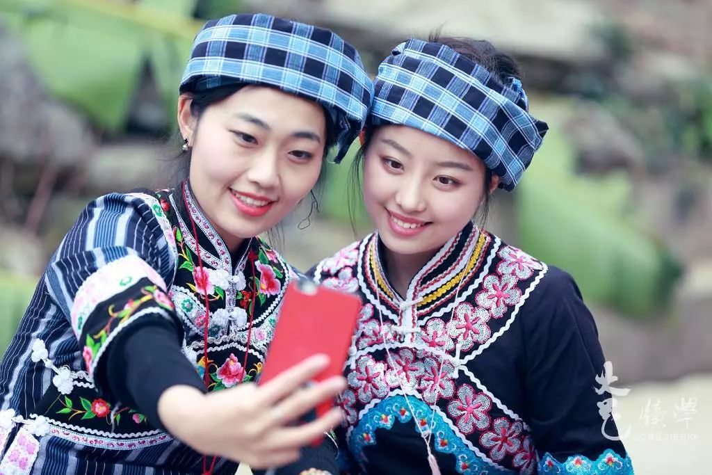 绚丽多彩的少数民族服饰,最具特色的少数民族服饰