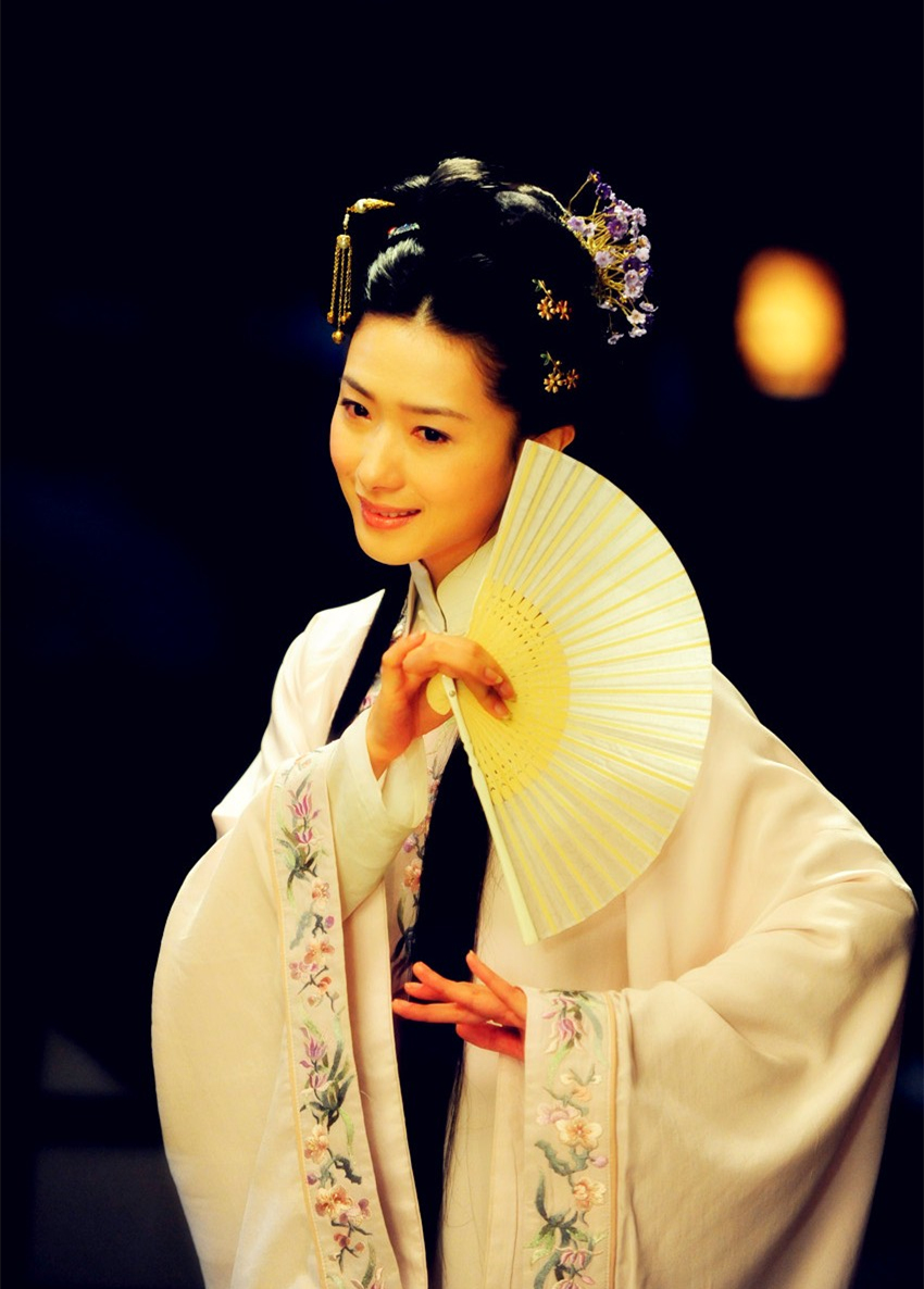 明明演技烂，还被硬捧成实力派，2023刚开年，这6位演员就露了馅