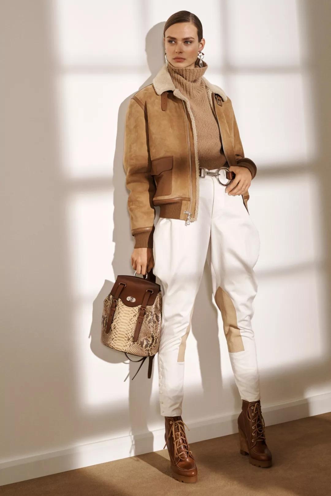 驼色外套内搭什么色彩打底,158梨形身材驼色大衣搭配高级感