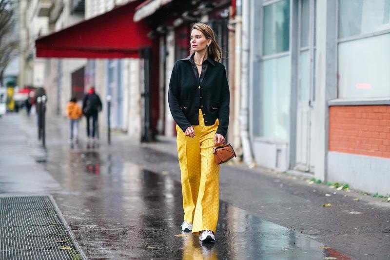 衬衫还是黑色的好看，又帅气又炫酷，显瘦效果杠杠滴