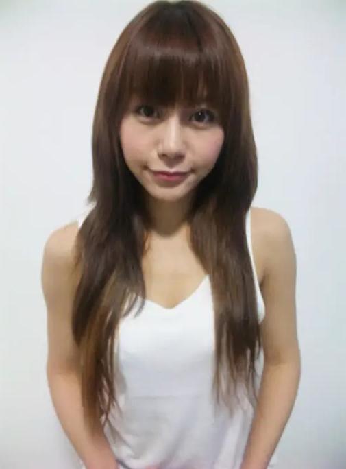 12年过去了，“宁坐宝马哭，不坐单车笑”的女孩，嫁入豪门了吗？