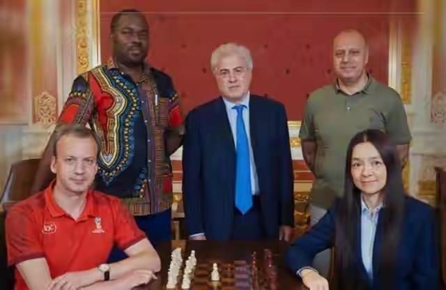 浙江女孩考上清华,中国浙江女孩嫁入王室