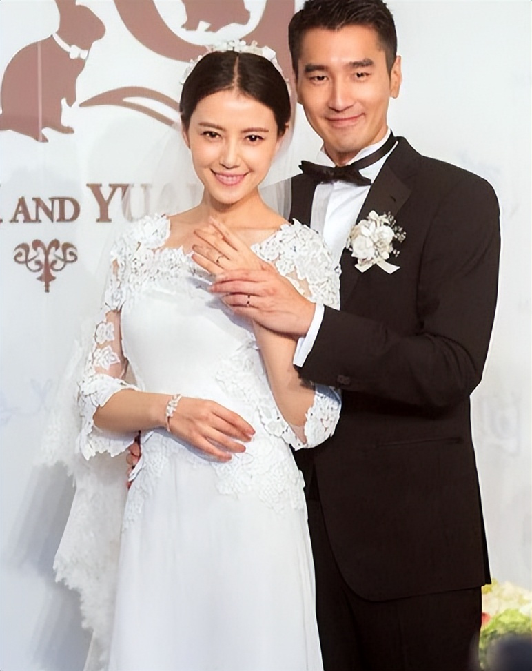 国民女神高圆圆:插足袁泉感情,王一博背后金主,屡被公公刁难